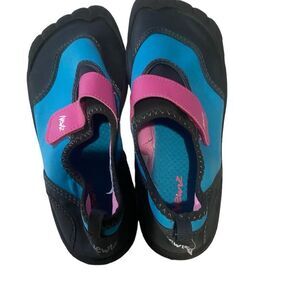 NEWTZ Women's Water Shoes  Size 9/10 Blue Pink Black Beachwear